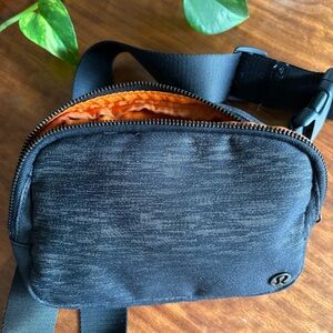 LULULEMON Aqueous Ikat Jacquard Black Highlander Everywhere Belt Bag 1L